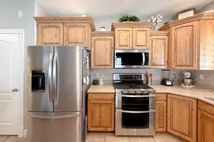 1087 Banbury Dr, Syracuse, UT 84075 - Photo 8