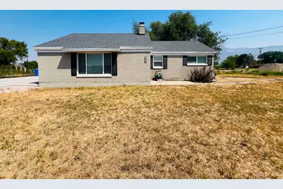 2036 W 1800 N, Farr West, UT 84404 - Photo 2