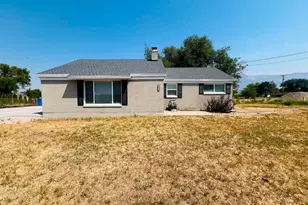 2036 W 1800 N, Farr West, UT 84404 - Photo 2