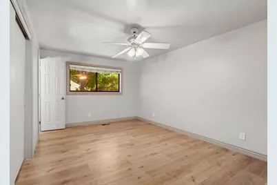 9495 S Pinedale Cir, Sandy, UT 84092 - Photo 12
