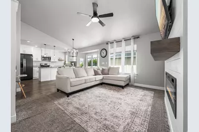 853 E Primrose Way, Eagle Mountain, UT 84005 - Photo 2