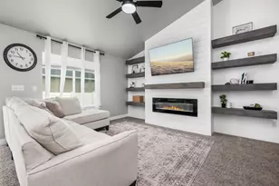853 E Primrose Way, Eagle Mountain, UT 84005 - Photo 4