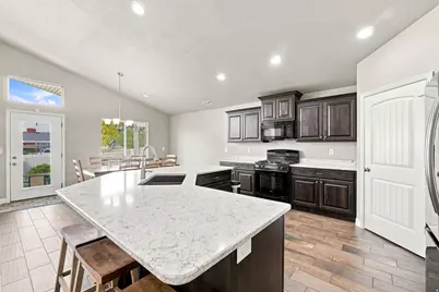 2536 W 1725 N #3, Clinton, UT 84015 - Photo 8