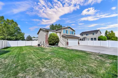 1559 N 2475 W, Clinton, UT 84015 - Photo 4