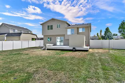 1559 N 2475 W, Clinton, UT 84015 - Photo 32