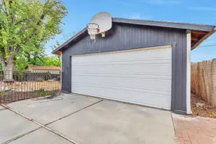 421 E 8220 S, Sandy, UT 84070 - Photo 26