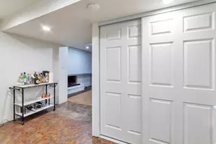 421 E 8220 S, Sandy, UT 84070 - Photo 18