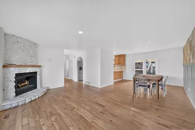 1560 E Hills Dr N, Bountiful, UT 84010 - Photo 8