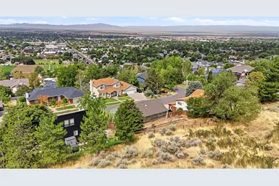 1560 E Hills Dr N, Bountiful, UT 84010 - Photo 6