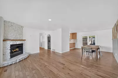 1560 E Hills Dr N, Bountiful, UT 84010 - Photo 12