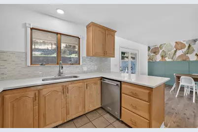 1560 E Hills Dr N, Bountiful, UT 84010 - Photo 18