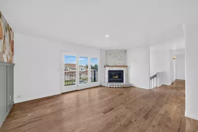 1560 E Hills Dr N, Bountiful, UT 84010 - Photo 10