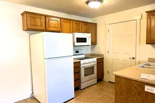 580 S Center St, Santaquin, UT 84655 - Photo 2
