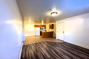 580 S Center St, Santaquin, UT 84655 - Photo 4