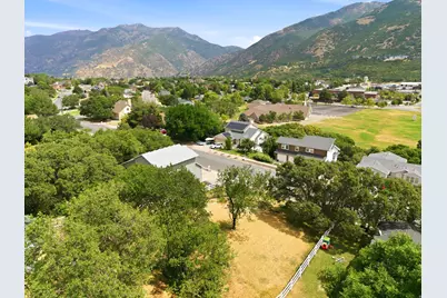 3071 N 2400 E, Layton, UT 84040 - Photo 4