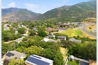 3071 N 2400 E, Layton, UT 84040 - Photo 8