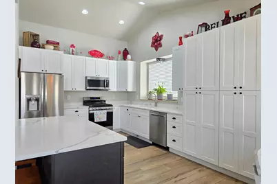2002 S Chelemes Way E, Clearfield, UT 84015 - Photo 6