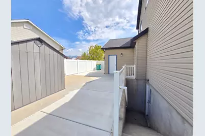 2002 S Chelemes Way E, Clearfield, UT 84015 - Photo 32