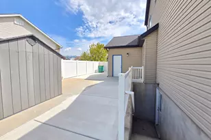 2002 S Chelemes Way E, Clearfield, UT 84015 - Photo 32
