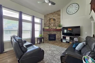 2002 S Chelemes Way E, Clearfield, UT 84015 - Photo 10