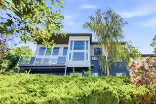 2144 S Lakeline Dr E, Salt Lake City, UT 84109 - Photo 2