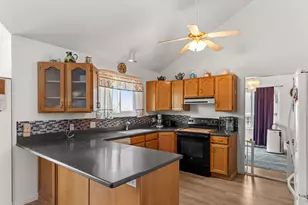 454 Deer Hollow Rd, Tooele, UT 84074 - Photo 4