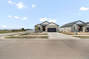 735 N 300 W, Smithfield, UT 84335 - Photo 40