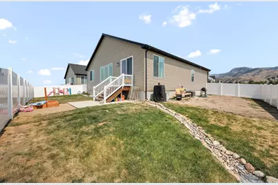 735 N 300 W, Smithfield, UT 84335 - Photo 36