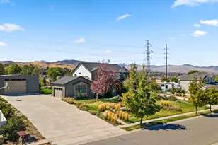 15258 S Mountainside Dr W, Bluffdale, UT 84065 - Photo 2