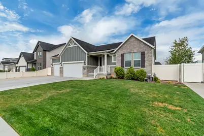 8061 S Oakridge Dr, West Jordan, UT 84081 - Photo 2