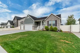 8061 S Oakridge Dr, West Jordan, UT 84081 - Photo 2