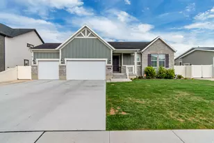 8061 S Oakridge Park Dr, West Jordan, UT 84081 - Photo 2