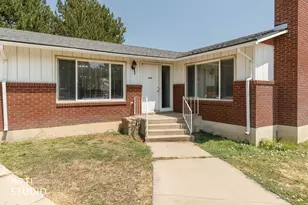 1058 W 4550 S, Riverdale, UT 84405 - Photo 4