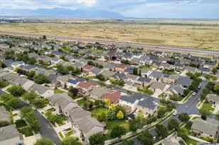 998 N Cambria Dr W, North Salt Lake, UT 84054 - Photo 38