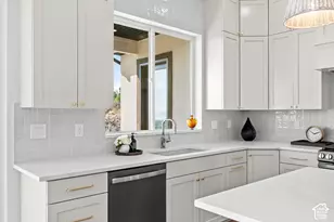 4529 N Windsor Dr, Provo, UT 84604 - Photo 18