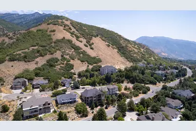 5055 Charenton Cove Cir S, Ogden, UT 84403 - Photo 10
