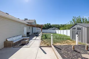 898 W 1025 N, Clinton, UT 84015 - Photo 10