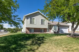 898 W 1025 N, Clinton, UT 84015 - Photo 1