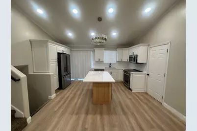 898 W 1025 N, Clinton, UT 84015 - Photo 12