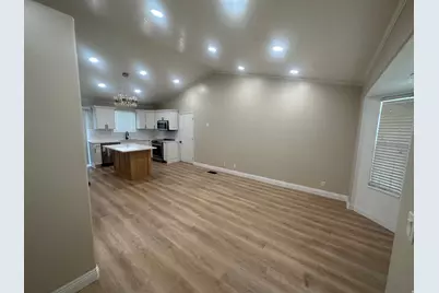 898 W 1025 N, Clinton, UT 84015 - Photo 32