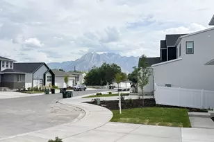 233 W Waterstone Circle, Murray, UT 84107 - Photo 2