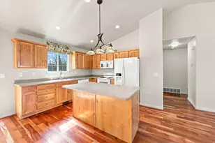 1418 S Avalon Dr, Springville, UT 84663 - Photo 6