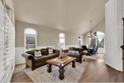 686 Wellington Dr, Kaysville, UT 84037 - Photo 12