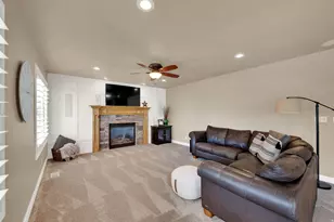 686 Wellington Dr, Kaysville, UT 84037 - Photo 22