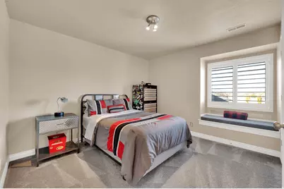 686 Wellington Dr, Kaysville, UT 84037 - Photo 32