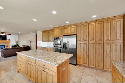 686 Wellington Dr, Kaysville, UT 84037 - Photo 20