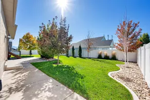 686 Wellington Dr, Kaysville, UT 84037 - Photo 6