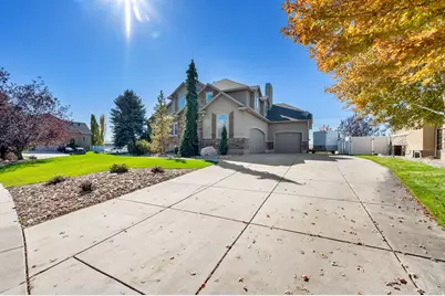 686 Wellington Dr, Kaysville, UT 84037 - Photo 4