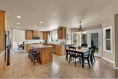 686 Wellington Dr, Kaysville, UT 84037 - Photo 16