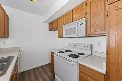 8807 S Foxtail Way, West Jordan, UT 84088 - Photo 6